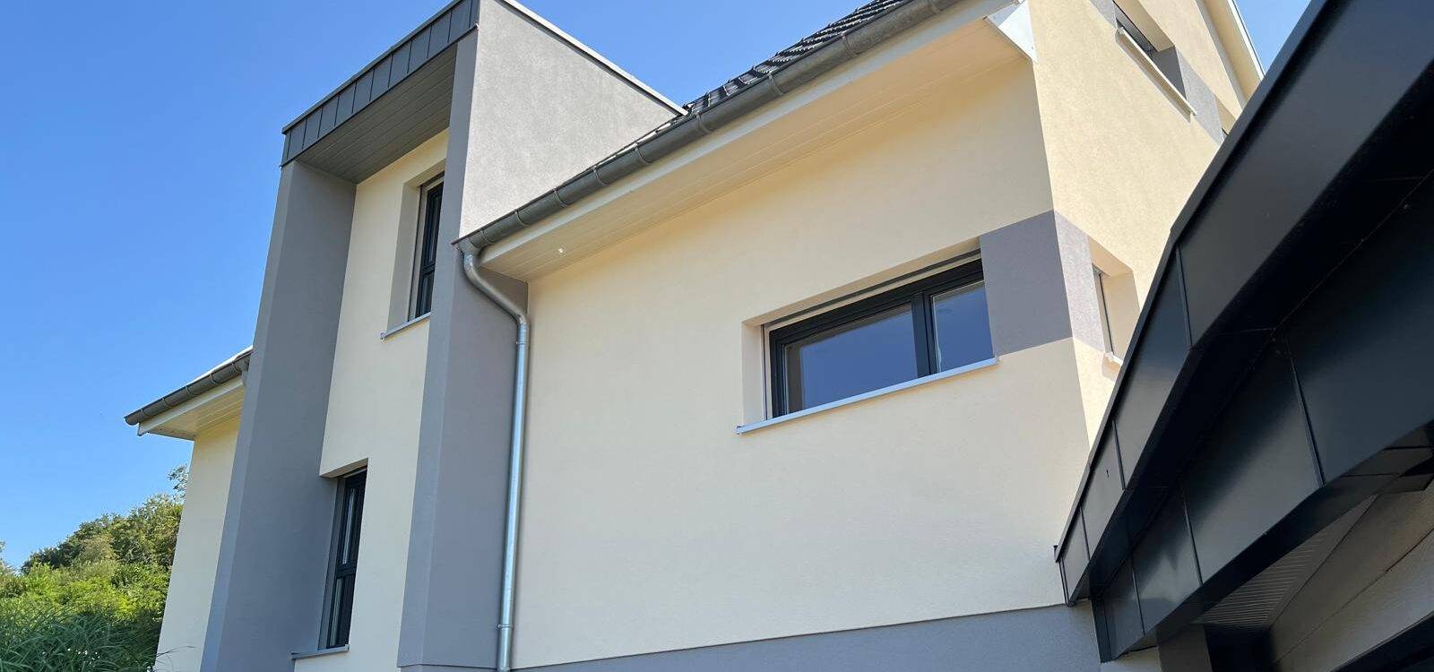 un ravalement de façade à Habsheim qui transforme totalement une maison Audincourt