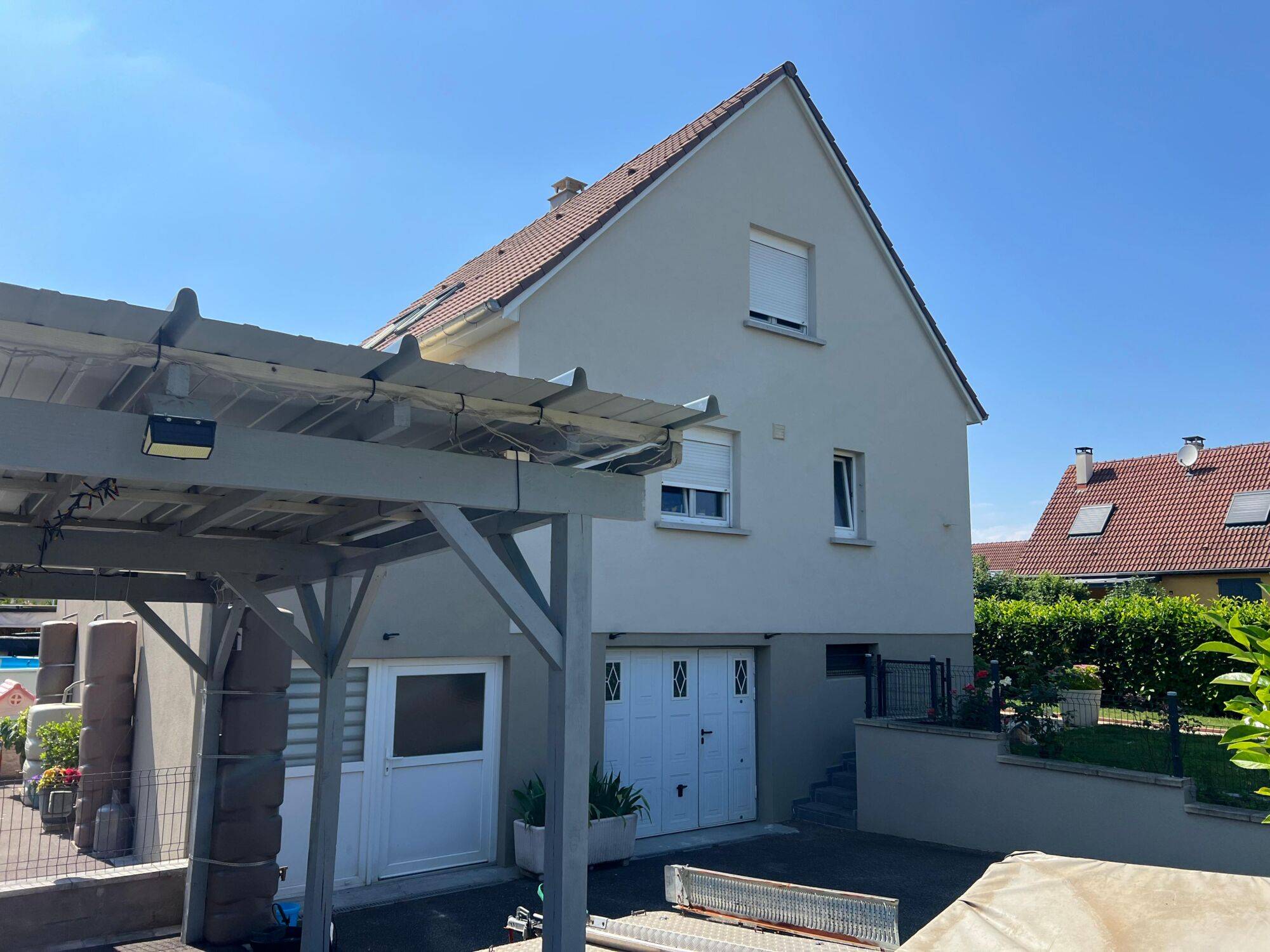 Réalisation à Wittenheim – Ravalement en système D3 armé, enduit siloxane et lavage de toiture Colmar 2