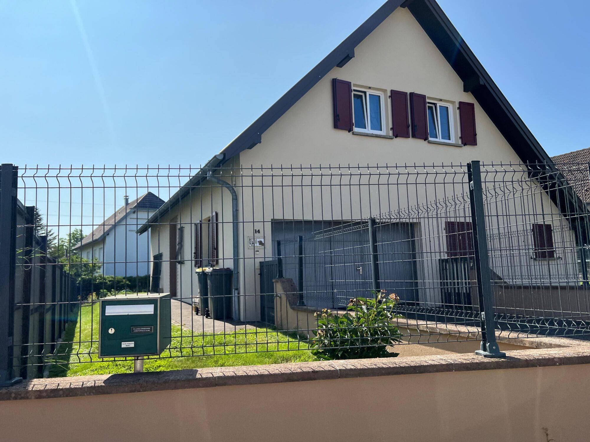 Deux ans après : une façade toujours impeccable à Morschwiller-le-Bas ! Mulhouse 0
