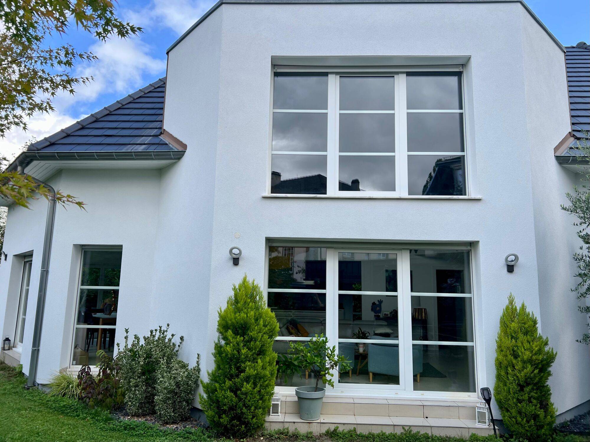 WHATSAPP IMAGE 2025 09 16 A 15.49.20_D4EEF689 | Simsek Façades Ravalement de façade à Mulhouse – Quartier Rebberg : élégance et sobriété en blanc cassé Guebwiller 3