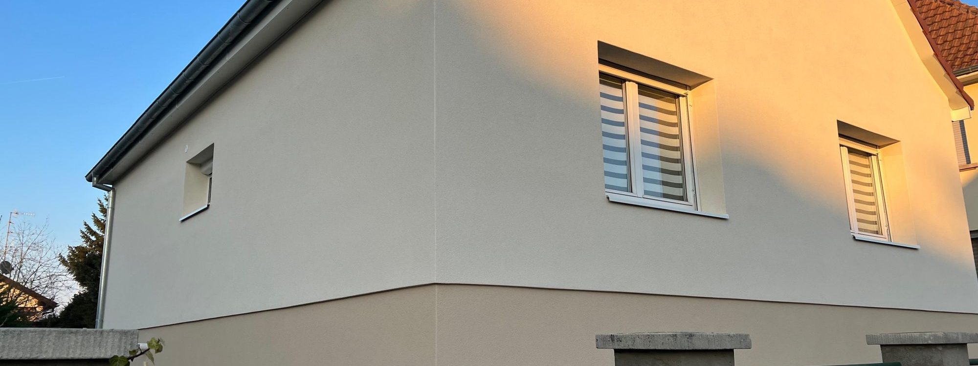 WHATSAPP IMAGE 2025 11 14 A 17.16.41_5B43B81F 2000X750 | Simsek Façades Isolation extérieure des murs à Richwiller : transformation et performance énergétique pour une maison individuelle Belfort