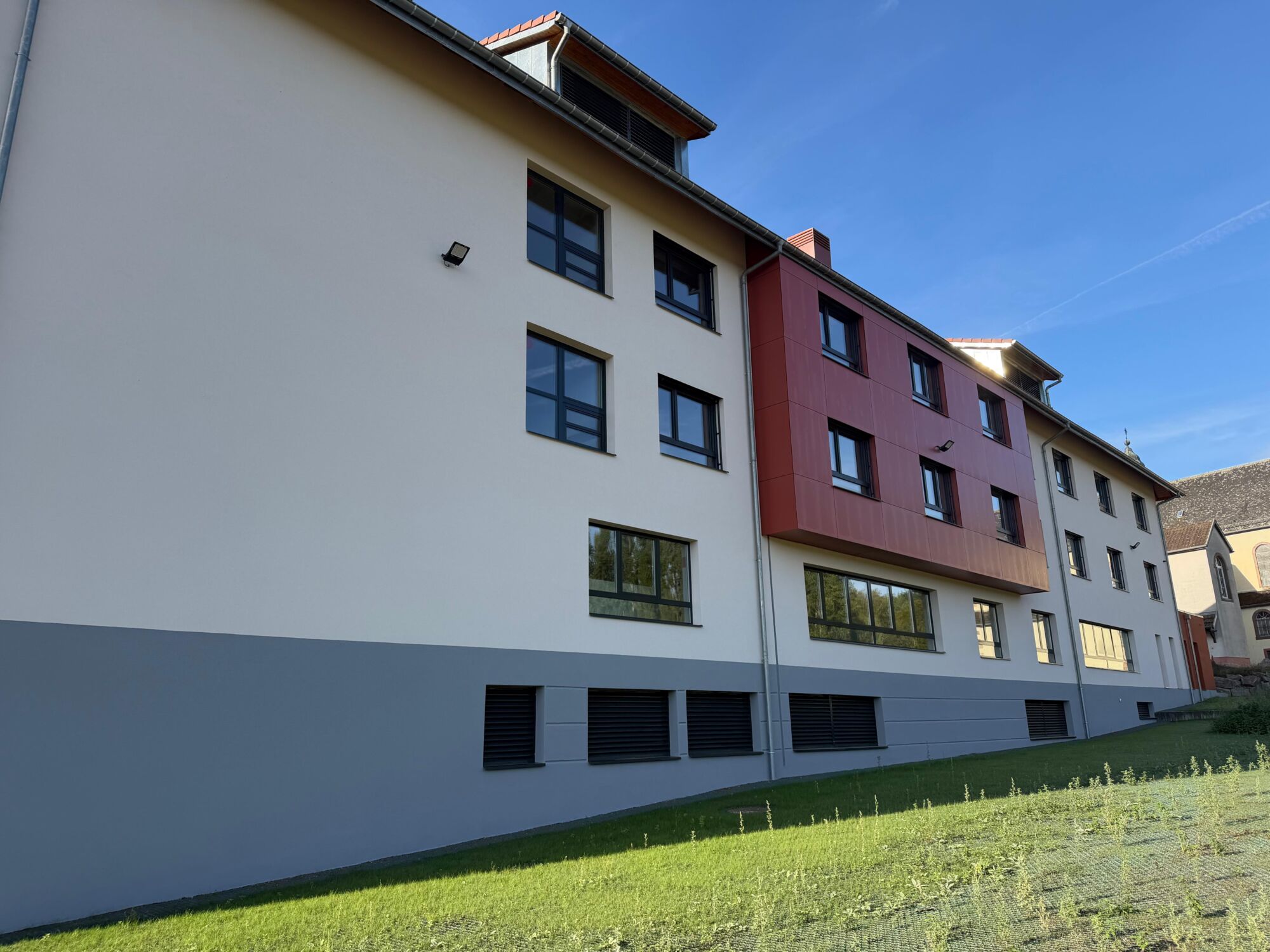 Isolation ext&eacute;rieure des murs d&rsquo;un EHPAD &agrave; Bellemagny : un chantier de r&eacute;novation &eacute;nerg&eacute;tique sign&eacute; SIMSEK Fa&ccedil;ades Illzach
